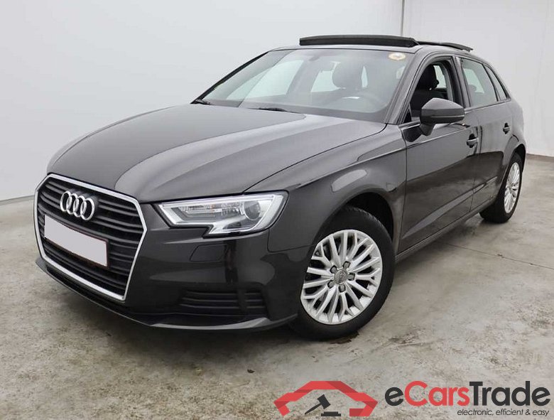 Audi A3 SB 1.6 TDi Aut. Pano Xenon Navi Klima PDC ...