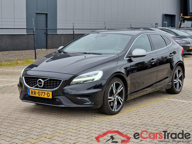 VOLVO V40 110 kW #1