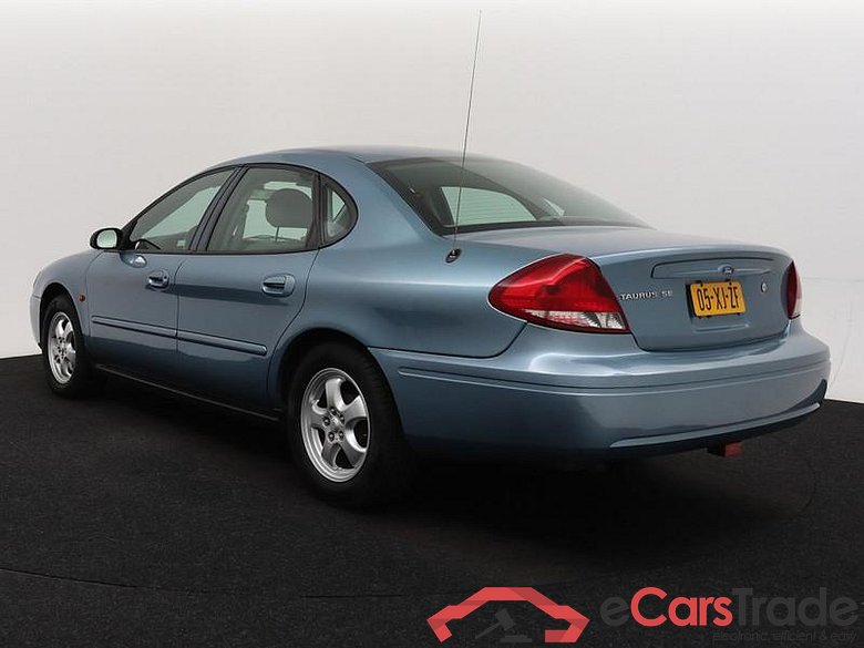 Ford USA Taurus 3.0-24V V6 SE #1