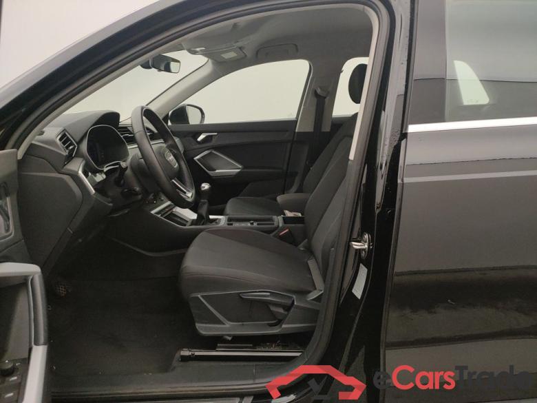 Audi Q3 35 TFSI 5d exs2i #3