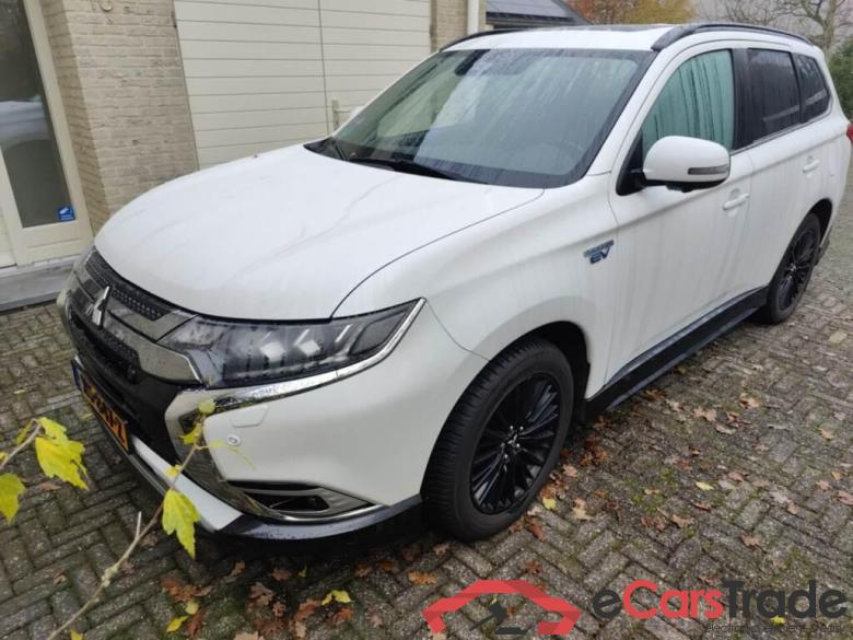 MITSUBISHI Outlander 2.4 PHEV Instyle