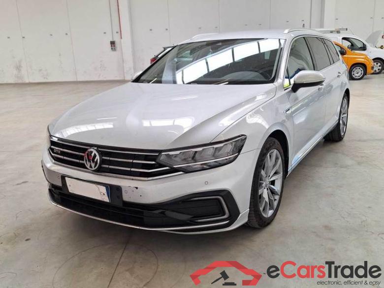 Volkswagen 14 VOLKSWAGEN PASSAT / 2019 / 5P / STATION WAGON VAR. 1.4 PLUG IN HYBRID GTE DSG #1