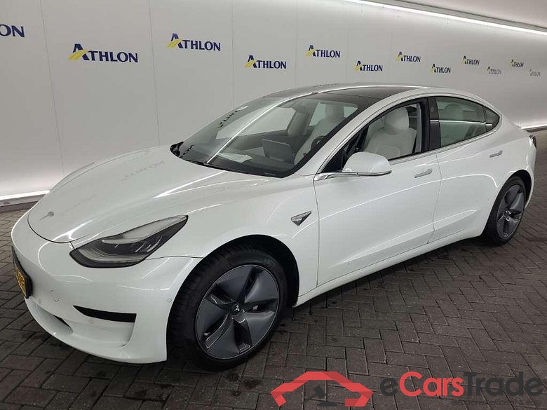 Tesla Model 3 Standard Range Plus RWD 4D 211kW
