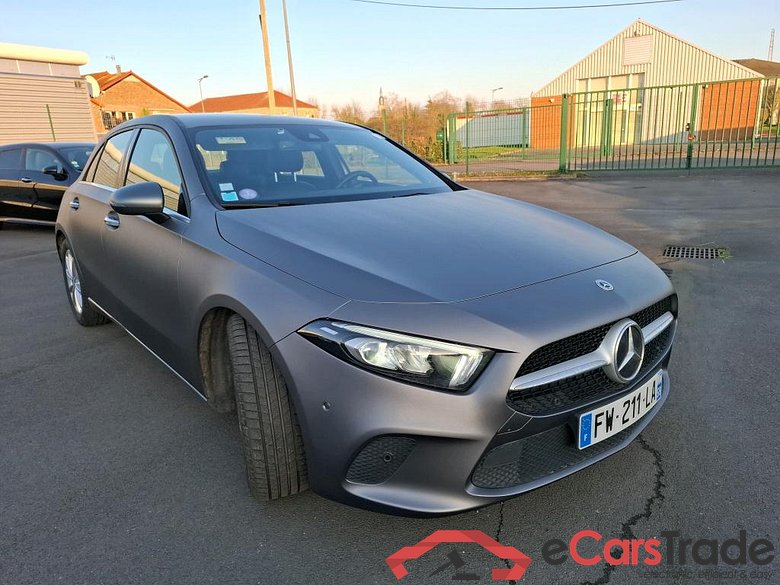 Mercedes A 200 Business Line 7G-DCT MERCEDES-BENZ Classe A Compact / 2018 / 5P / Berline A 200 Business Line 7G-DCT #4