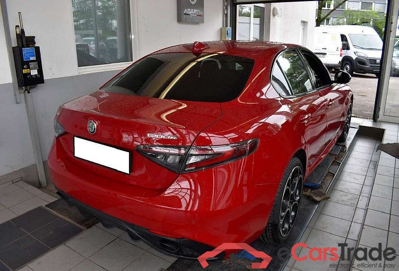 Alfa_romeo Competizione Q4 Giulia 2.0 Turbo 16V AT8-Q4 Competizione #3