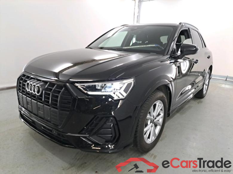 AUDI Q3 1.5 35 TFSI S TRONIC S LINE interior Platinum Shadow Look