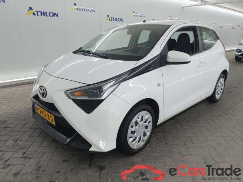 TOYOTA Aygo 1.0 VVT-i x-play 5D 53kW #1