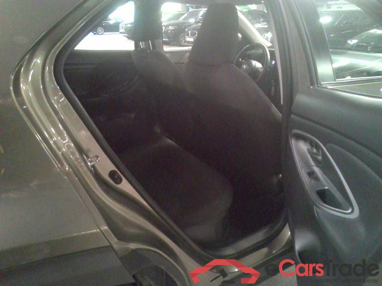 Yaris Cross 1,5 HEV 2WD Dynamic #6