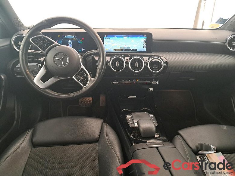 Mercedes A 200 d Business Line 8G-DCT MERCEDES-BENZ Classe A Compact / 2018 / 5P / Berline A 200 d Business Line 8G-DCT #5