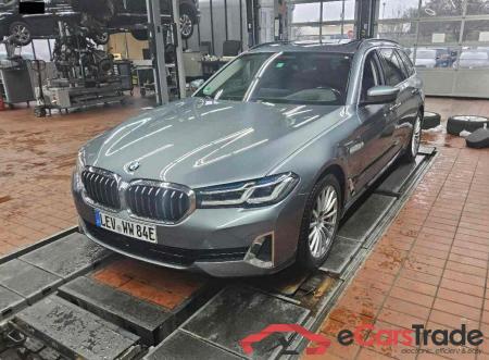 BMW 5-Serie Touring ´16 Baureihe 5 Touring 530 e xDrive Luxury Line 2.0 215KW AT8 E6d #1
