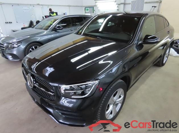 Mercedes GLC Coupé ´16 GLC -Klasse Coupe GLC 300 e 4Matic (253.353)AMG 2.0 AMG Line 235KW AT9 E6d