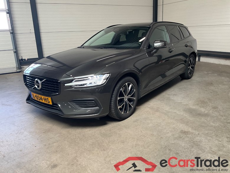 VOLVO V60 2.0 B3 Mom. Adv. #1