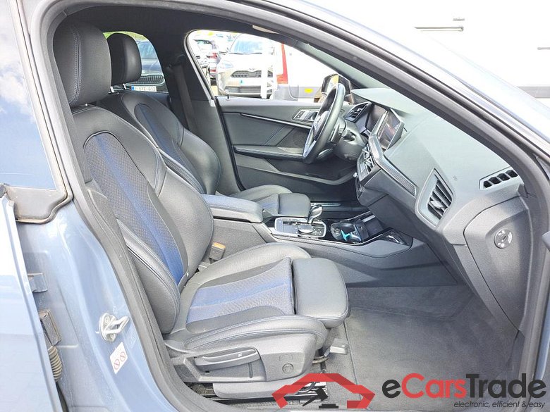 BMW - BMW 2 GRAN COUPE 220dA xDrive 190PK M Sport & Pack Business Plus With Heated Seats & Innovation Pack & Cruise Control & Parking Assistant #3