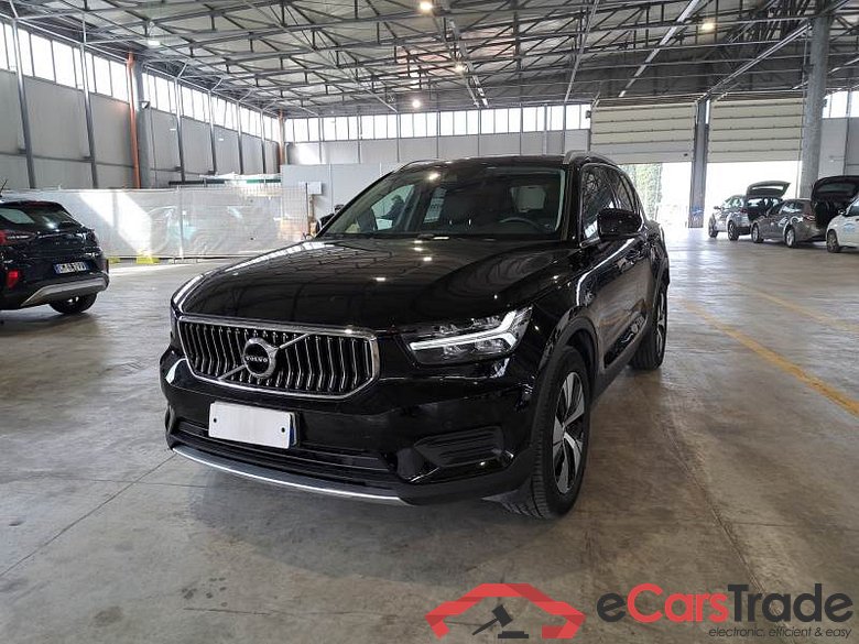 Volvo 78 VOLVO XC40 / 2017 / 5P / FUORISTRADA T4 PLUG-IN HYBRID AUTO RECH INSC EXPR N1