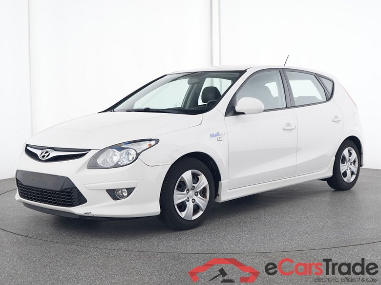 HYUNDAI i30  (Inzahlungnahme MwSt. nicht ausweisbar) 1.6 CRDi blue Classic Limousine - Reimport