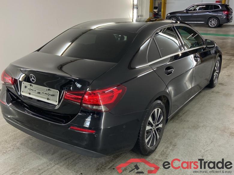 MERCEDES-BENZ CLASSE A SEDAN DIESEL (V177) A 180 d Business Solution ABS DYNAMIC SELECT Touchpad Camera de recul #4