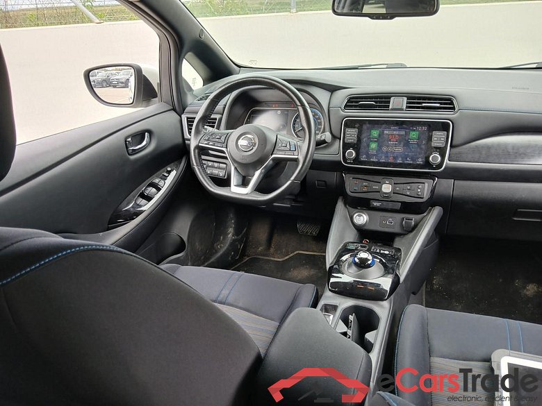 Nissan 62kWh e+ N-Connecta NISSAN LEAF / 2017 / 5P / berlina con portón 62kWh e+ N-Connecta #3