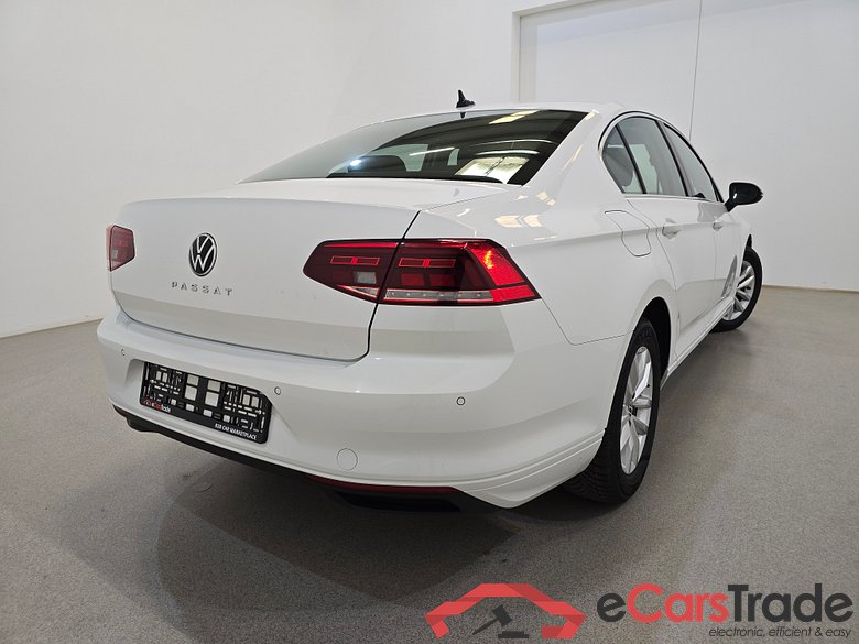 Volkswagen Passat 2.0 TDI Comfortline Aut. LED Navi Sport-Seats KeylessGo Klima PDC ... #4