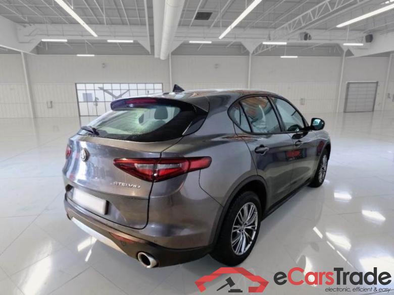 AlfaRomeo 64 ALFA ROMEO STELVIO / 2017 / 5P / SUV 2.2 TURBO DIESEL 160CV BUSINESS AT8 RWD #2