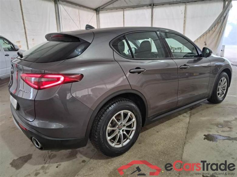 AlfaRomeo 33 ALFA ROMEO STELVIO / 2017 / 5P / SUV 2.2 TURBO DIESEL 190CV AT8 RWD BUSINESS #2