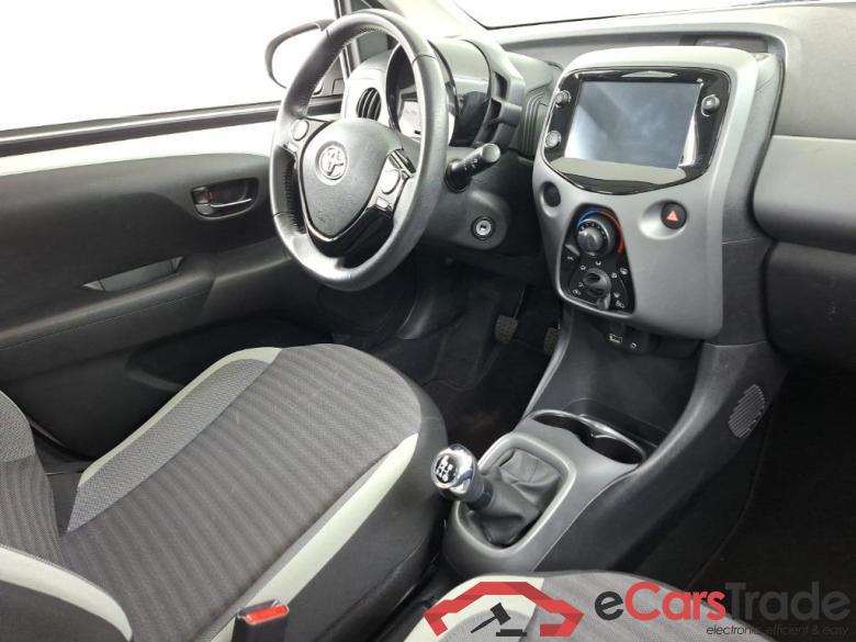 TOYOTA Aygo 1.0 VVT-i x-play 5D 53kW #6