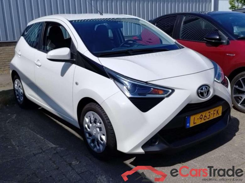 TOYOTA Aygo 1.0 VVT-i x-play #2