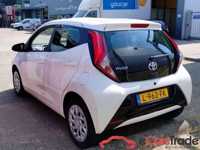 TOYOTA Aygo 1.0 VVT-i x-play #3