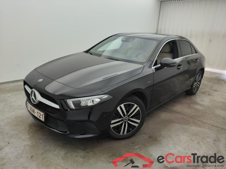Mercedes-Benz A-Klasse Limousine A 250e Business Solution 4d #3