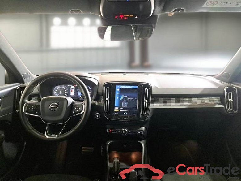 Volvo 46 VOLVO XC40 / 2017 / 5P / SUV D3 AWD GEARTRONIC R-DESIGN #3