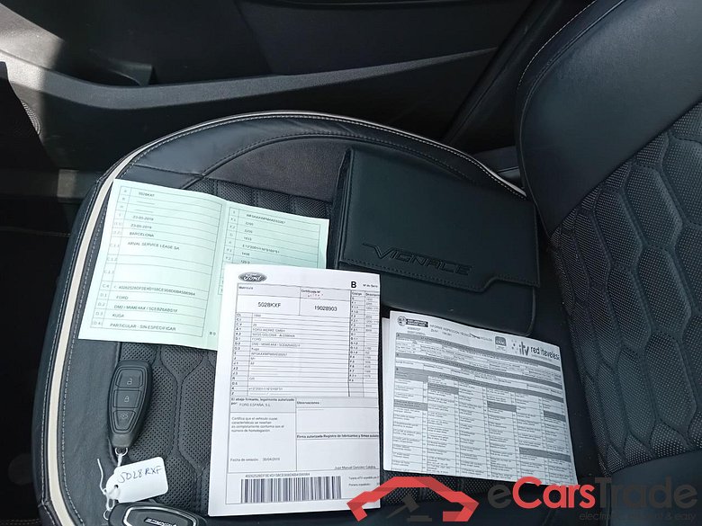 Ford 1.5 EcoBoost 129kW 4x4 Vignale Auto FORD Kuga / 2016 / 5P / todoterreno 1.5 EcoBoost 129kW 4x4 Vignale Auto #3
