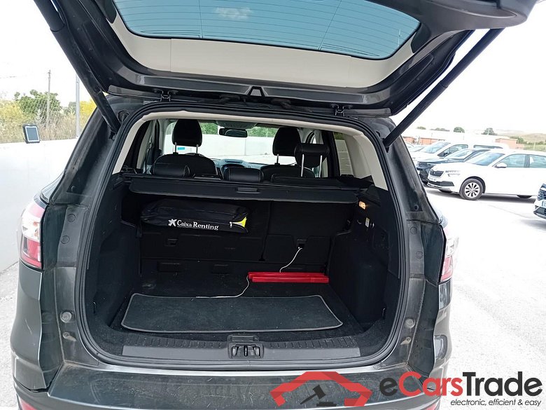 Ford 1.5 EcoBoost 129kW 4x4 Vignale Auto FORD Kuga / 2016 / 5P / todoterreno 1.5 EcoBoost 129kW 4x4 Vignale Auto #6