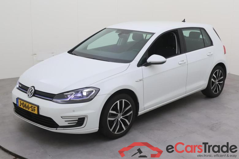 VOLKSWAGEN e-Golf 