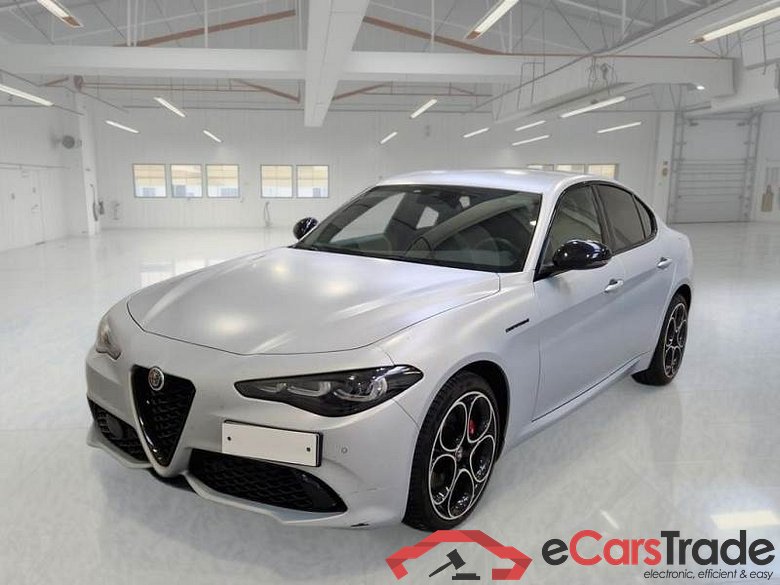 AlfaRomeo 111 ALFA ROMEO GIULIA / 2016 / 4P / BERLINA 2.0 T 280CV COMPETIZIONE AT8 Q4 #1