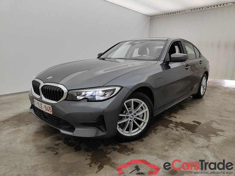 BMW 3 Reeks Berline 330e (215 kW) 4d #3