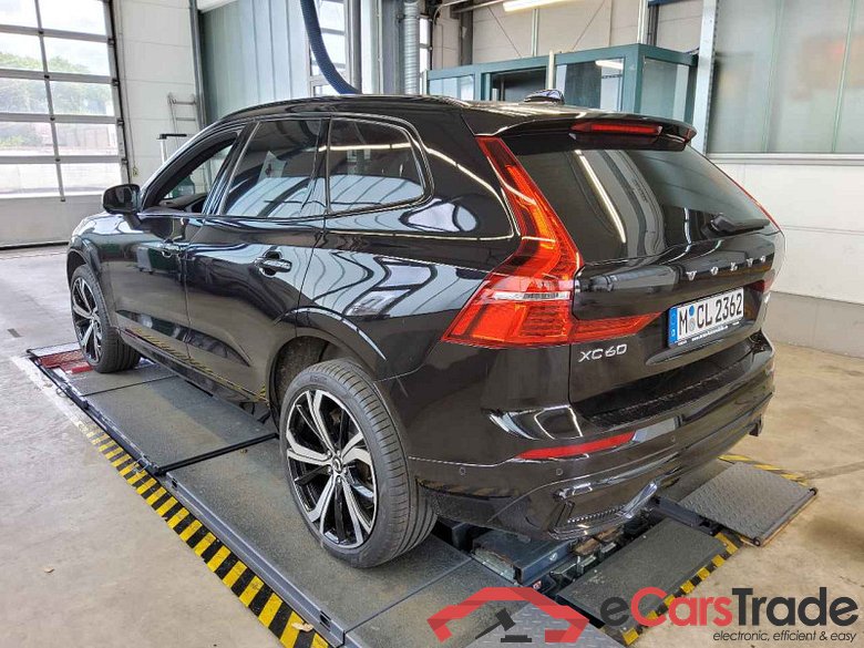 Volvo XC60 (03.2017->) DE - SUV5 B5 (Benzin) AWD EU6d, Ultimate Dark Mild-Hybrid (EURO 6d), (Facelift) #4