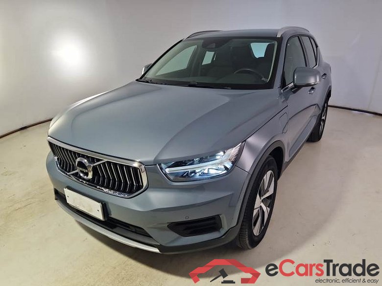Volvo 228 VOLVO XC40 / 2017 / 5P / SUV T5 PLUG-IN HYBRID AUTO RECH INSCRIP EXPR #1