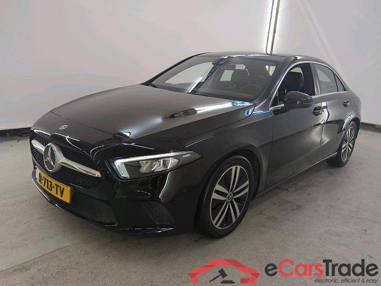 Mercedes-Benz A-Klasse Limousine A 200 7G-DCT Business Solution Luxury 4d #1