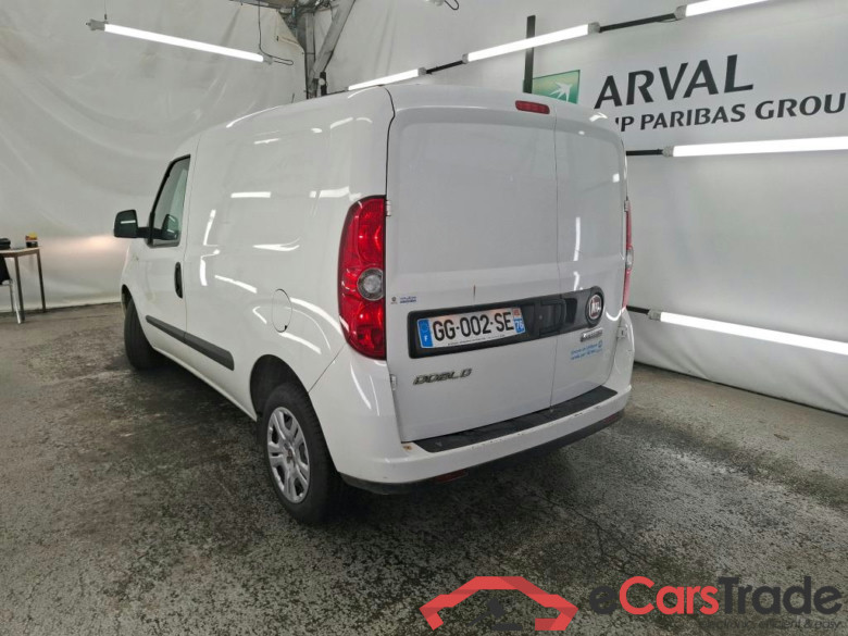 FIAT Doblò Cargo / 2015 / 4P / Fourgonnette 1.6 Multijet 105 Pro Lounge #2