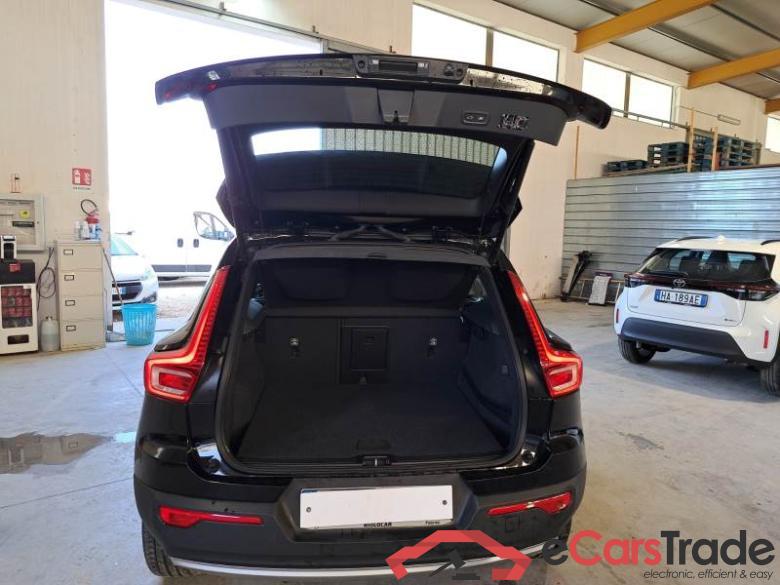 VOLVO XC40 / 2017 / 5P / SUV T5 PLUG-IN HYBRID RECH INSCRIP EXPR MY21 #5