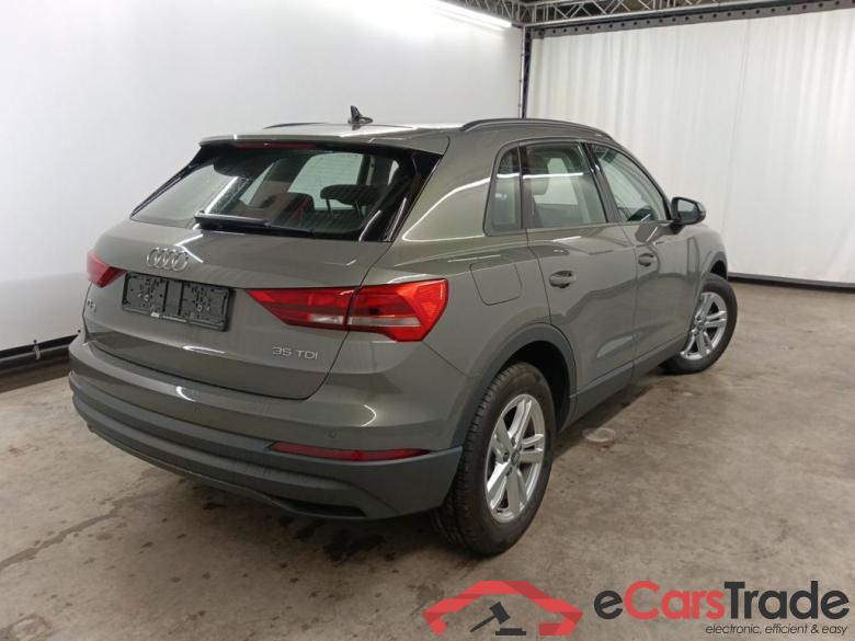 Audi Q3 35 TDI S Tronic Business Edition 5d #2