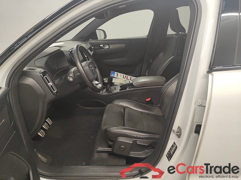 Volvo XC40 T3 R-Design 5d #3