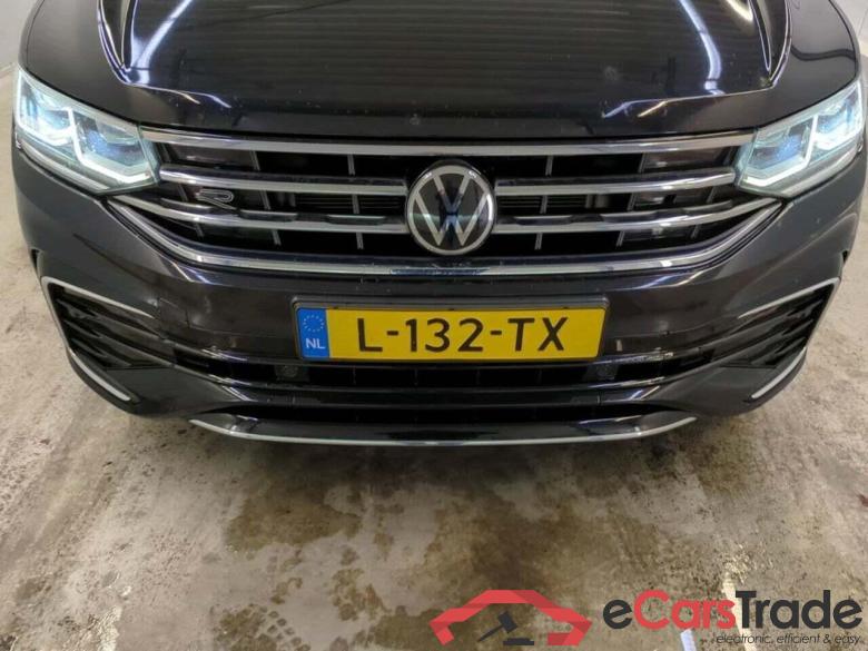 VOLKSWAGEN Tiguan 1.5 TSI R-Line #4 VOLKSWAGEN Tiguan 1.5 TSI R-Line #4