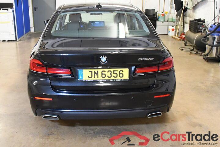BMW 530e Plug-In Hybrid Aut. LED-Xenon LC-Pro Navi-Pro Ambient Leather KeylessGo Camera Klima PDC ... #3