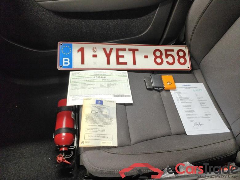 Volvo XC40 T3 Momentum Pro 5d #4