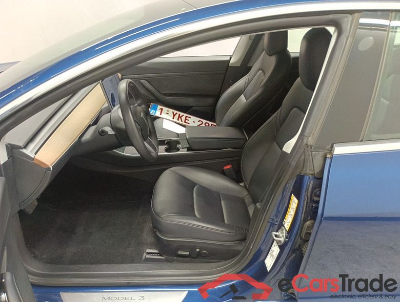 Tesla Model 3 Standard RWD Plus 4d #3