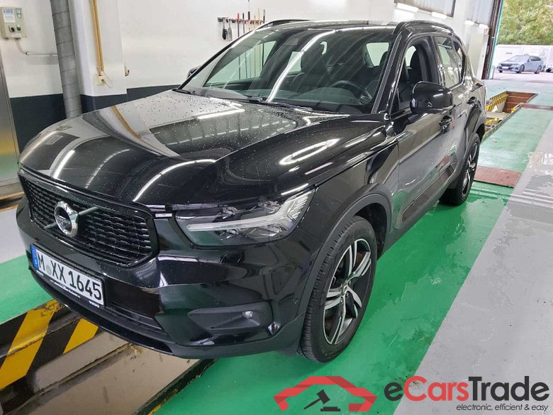 Volvo XC40 (2017->) DE - SUV5 B4 2WD EU6d, R-Design (EURO 6d), 2020 - 2022