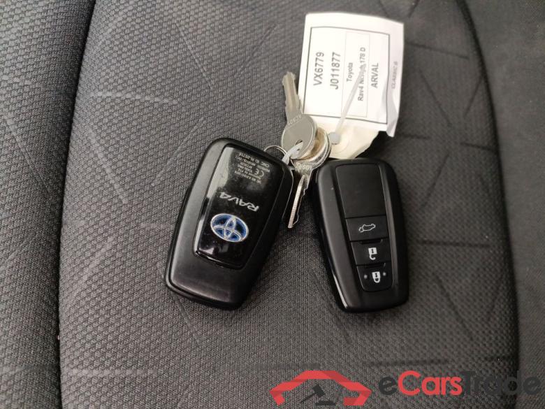 TOYOTA RAV4 - 2019 2.5i 178 Hybrid Dynamic Plus CVT (EU6.2) 5d #4