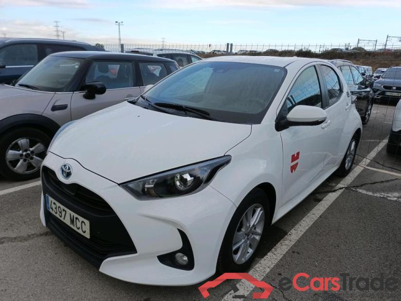 TOYOTA Yaris / 2020 / 5P / berlina con portón 1.5 120H Business Plus #1
