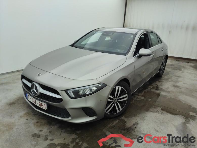 Mercedes-Benz A-Klasse Limousine A 180d Business Solution Aut. 4d #1