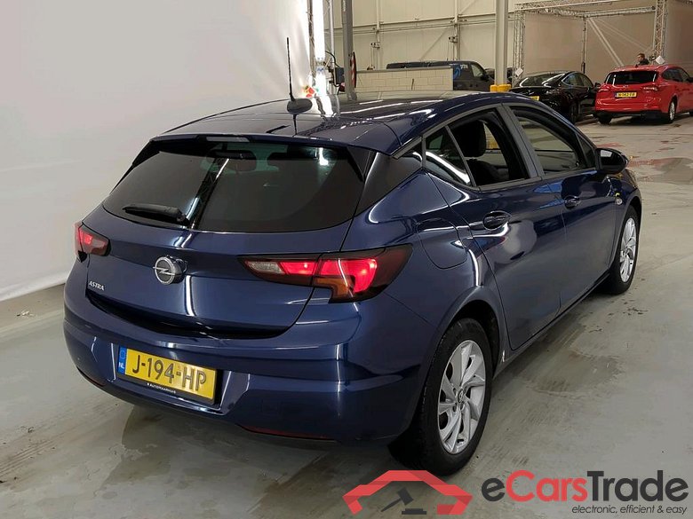 Opel Astra 1.2 turbo 96kW Business Executive 5d #2
